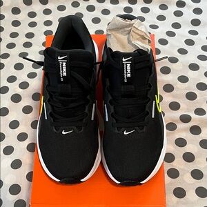 Nike Downshifter 13 - never worn